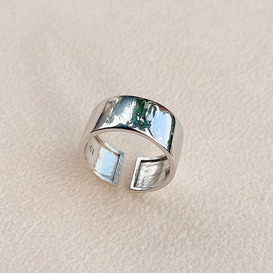 Nefertiti Ring